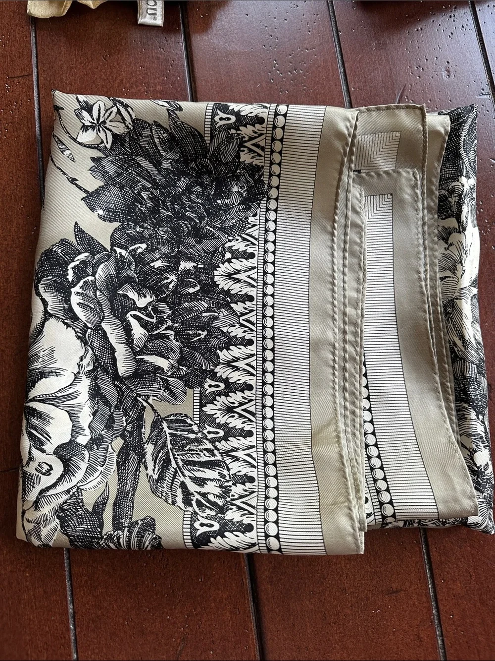N/A set decorative